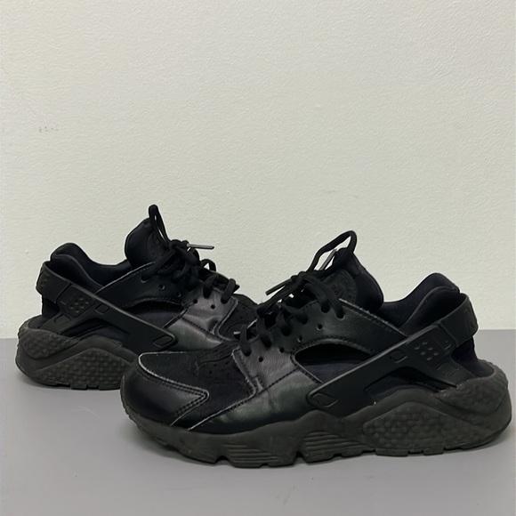 Nike Air Huarache Run Triple Black 634835-012 Women’s Size 8 US Running Shoes